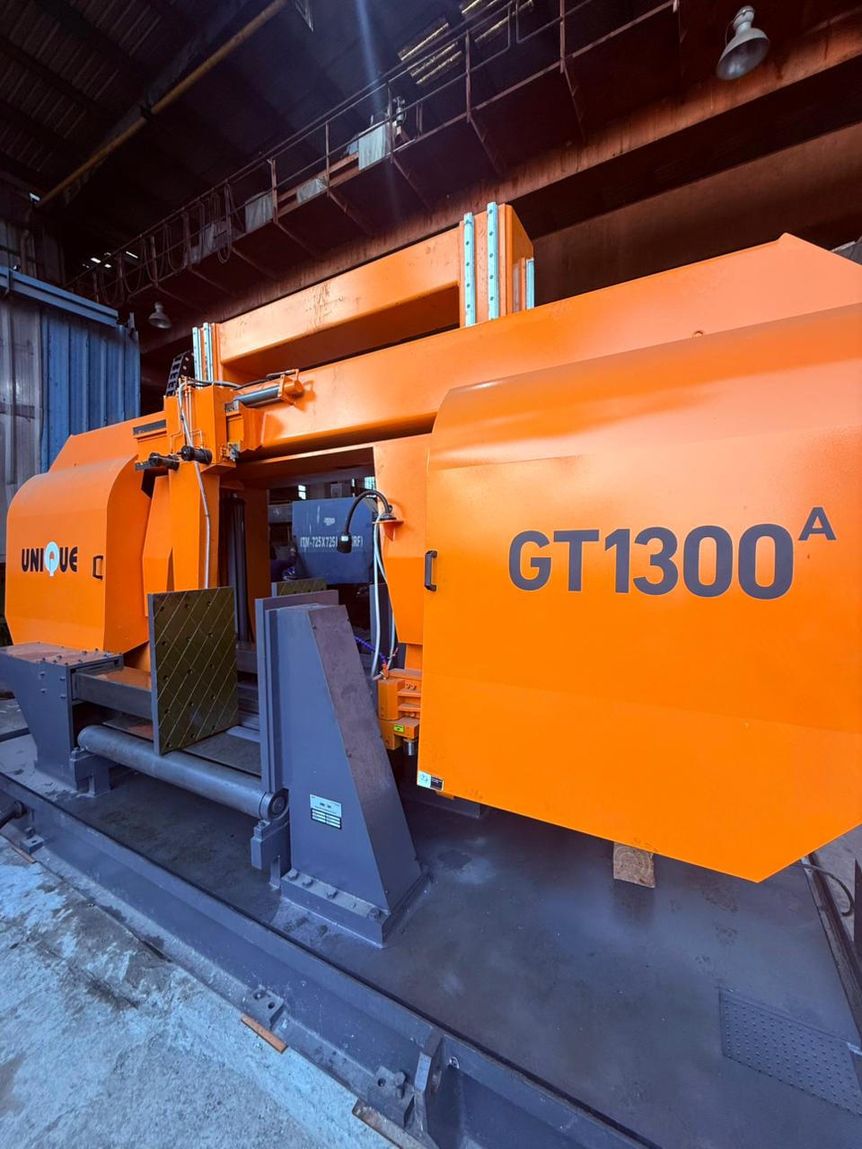 Band Saw Machine